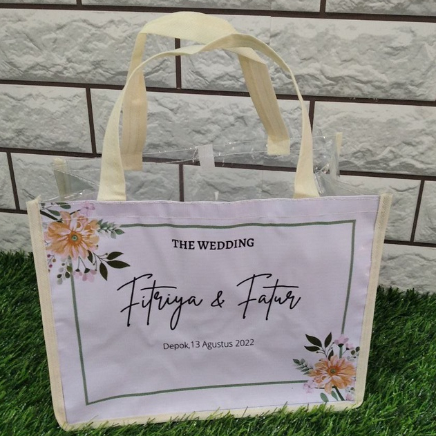 

tas souvenir ultah mika / hampers ukuran 32x20x20 goodiebag mika