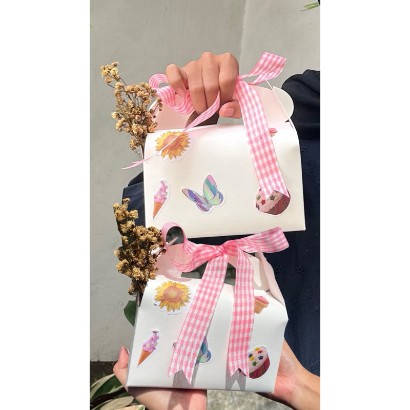 

Gable Box Gift isi Snack