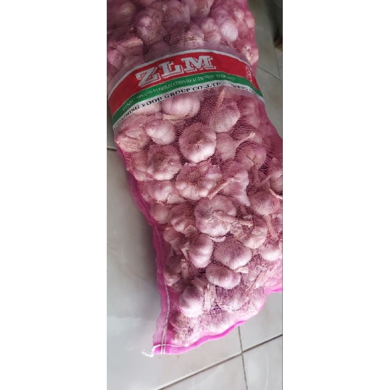 

bawang putih satu karung berat 20 kilo