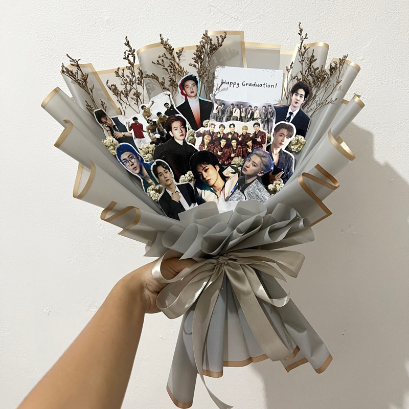(1 HARI JADI )LINK 12 foto || Request Custom bouquet buket photo foto kpop korea idol anime karakter
