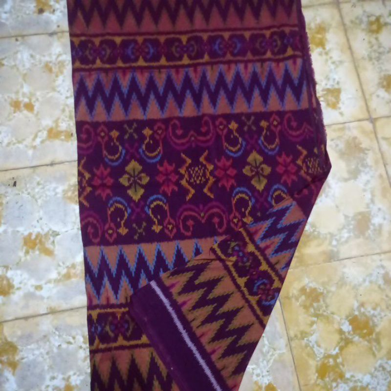 kain endek Bali asli