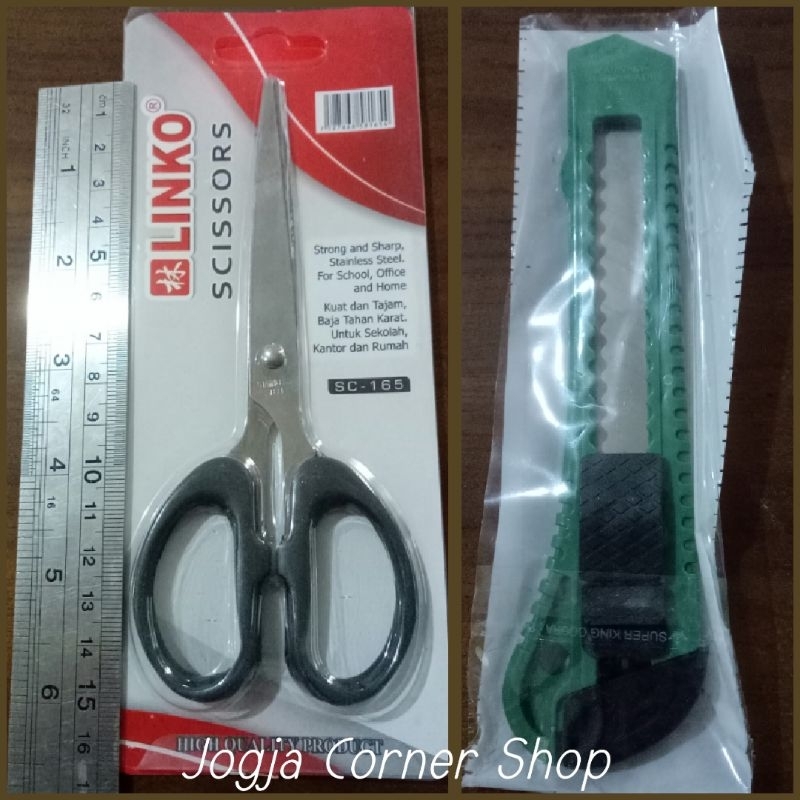 

JCS Cutter Gunting Kertas