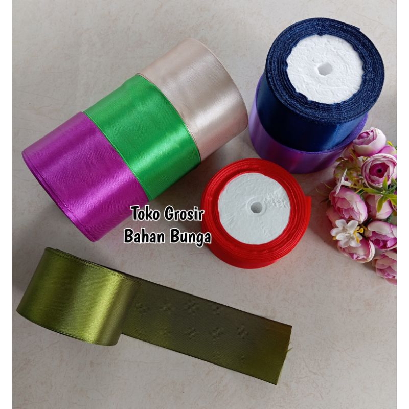 

1 roll Pita Satin 2 inch ( 5 cm) Pita satin 5 cm Warna Warni 2 inch per roll 25 Yard