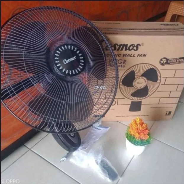 Kipas Angin COSMOS WFGR-16 Kipas Dinding + Remote