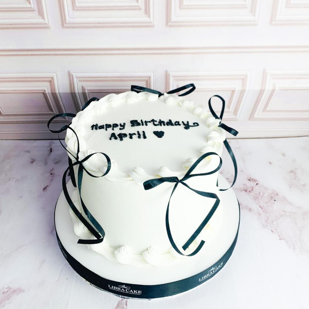 

Kue Ulang Tahun/Birthday Cake/Kue Ultah Tema Ribbon/Kue Pita/Kue Birthday Jakarta