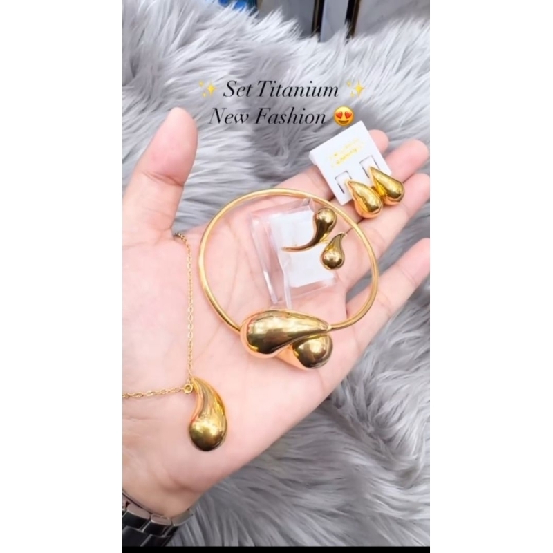 perhiasan titanium satu set