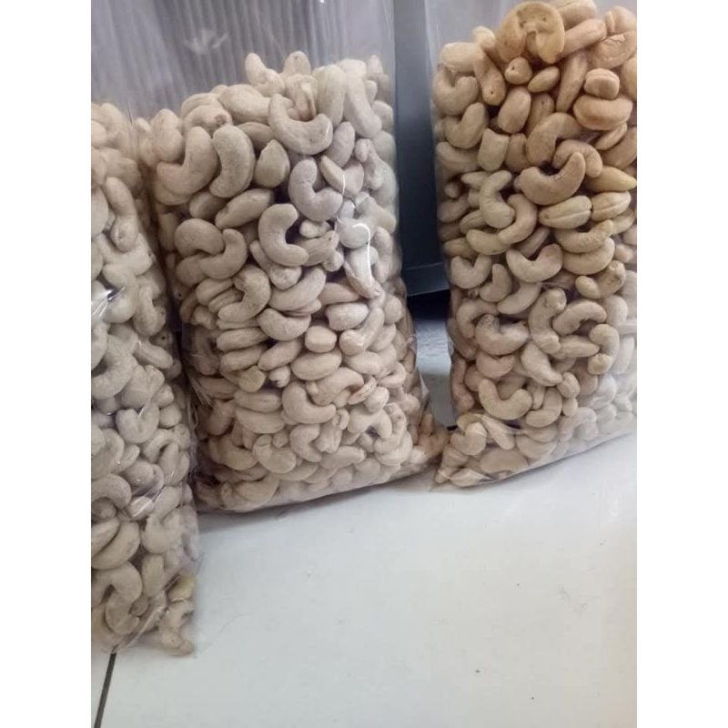 

kacang mede utuh mentah 1kg