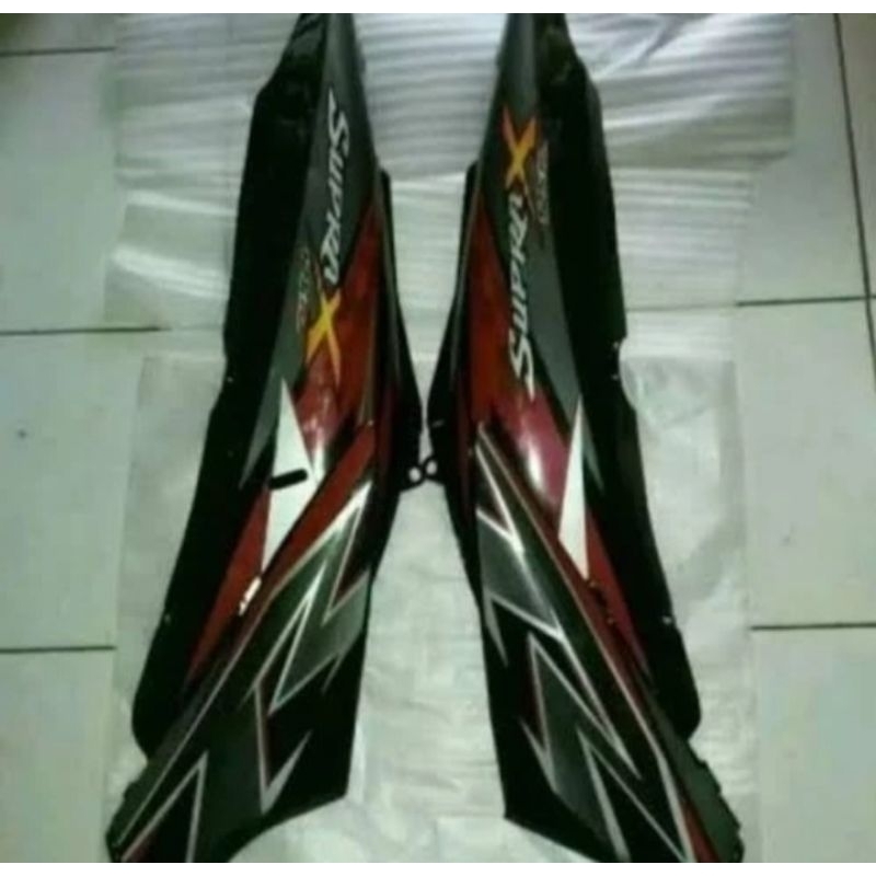 cover body samping supra x 125 + sticker