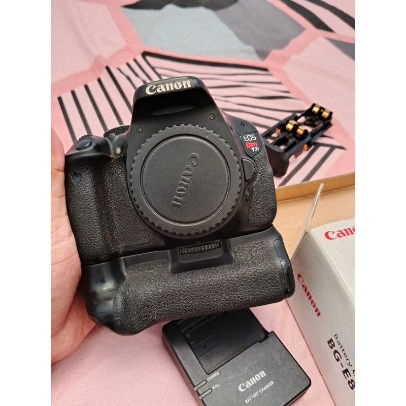 Kamera Canon 600d body only Tanpa Batrei grip