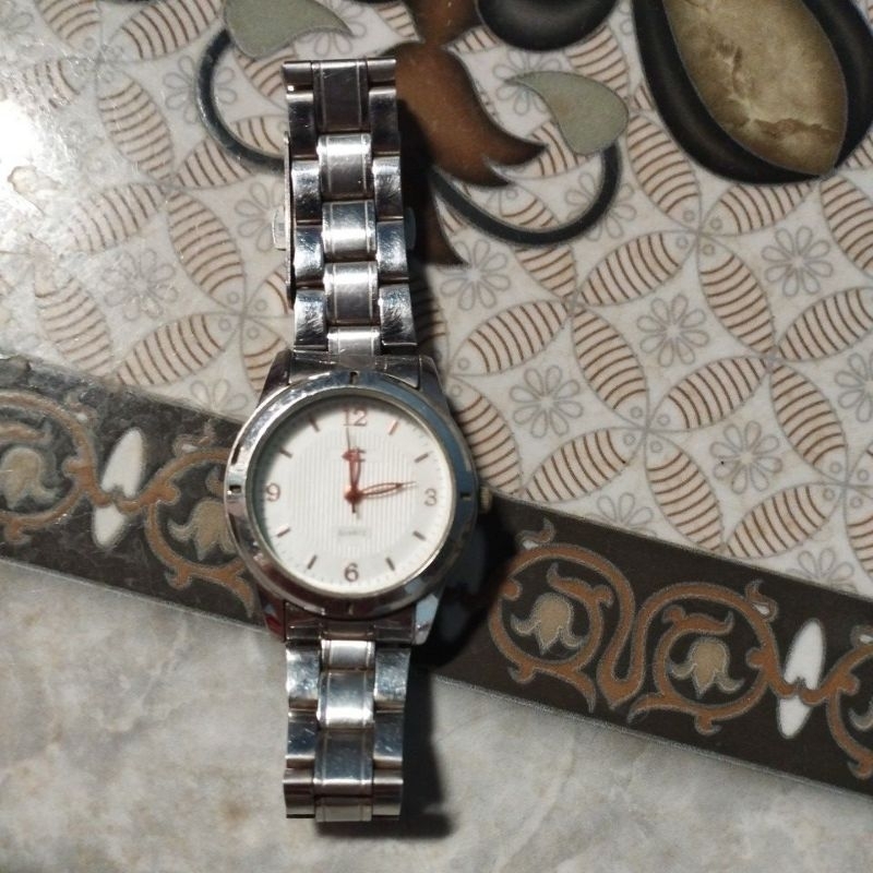 preloved jam tangan wanita elizabeth