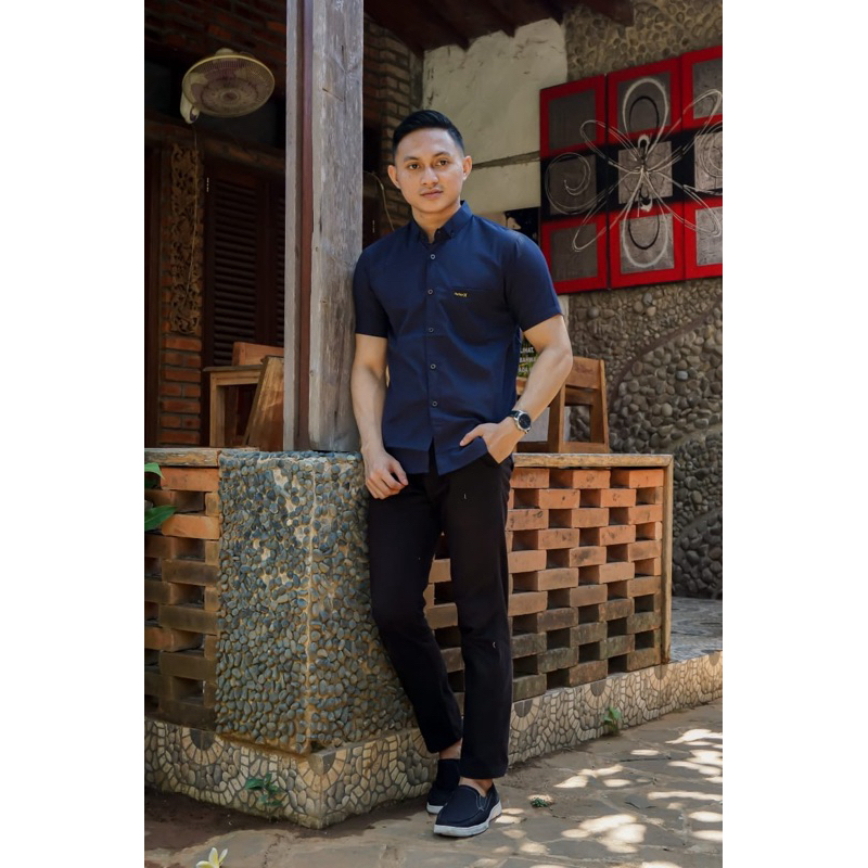 Kemeja polos navy/biru lengan pendek fashion pria/wanita