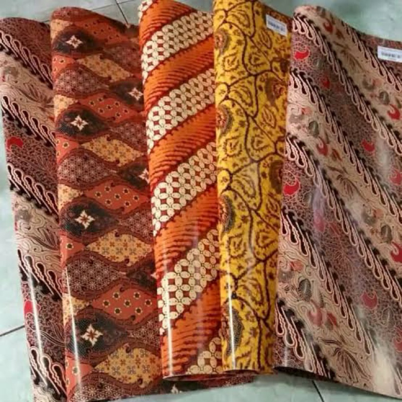 

Kertas Kado Batik Tebal / Lembar