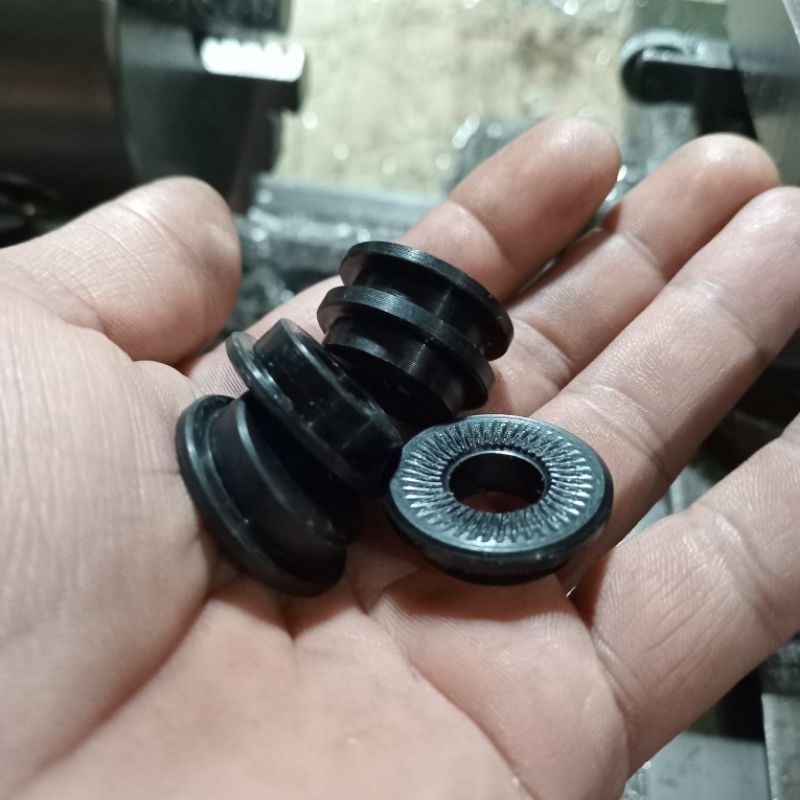 adaptor do fork box 20mm/10mm hitam anodize