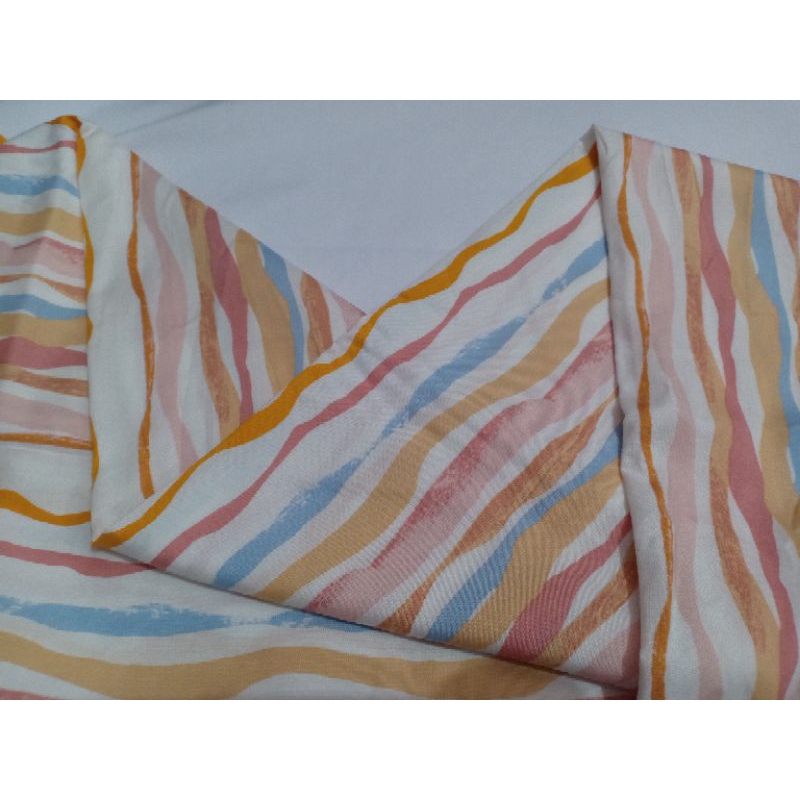 KAIN RAYON MOTIF SALUR WARNA-WARNI DASAR PUTIH (1,25 m = Rp40.000)