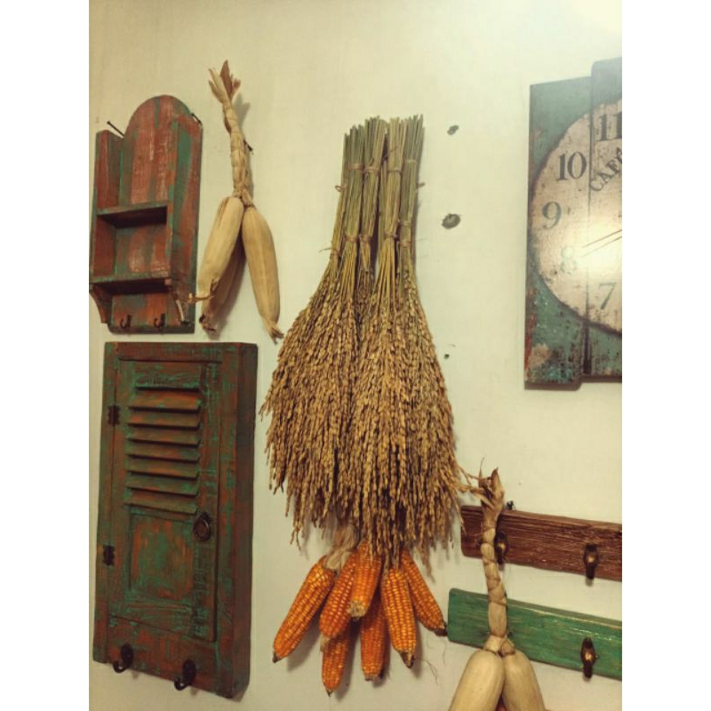 dekorasi padi ikat kering