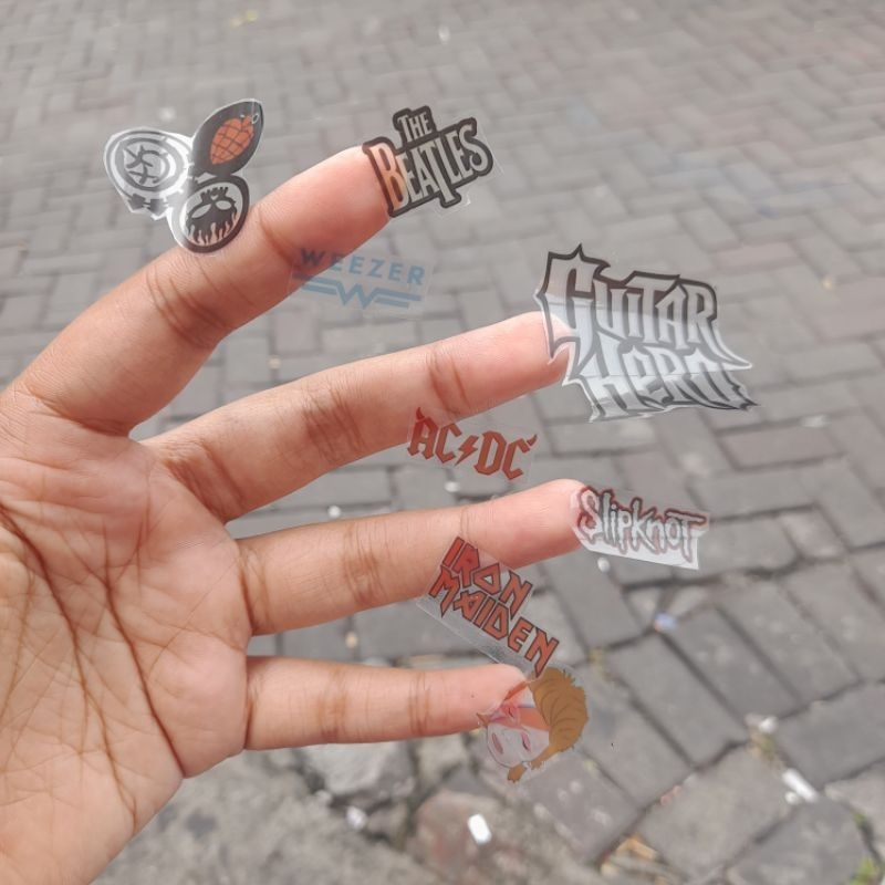

[20pcs] Stiker Transparant Band Metal | Stiker Band Metal | Stiker Anti air | stiker helm | stiker hp | stiker motor | stiker laptop | stiker jurnal | band metal avenged sevenfold, linkinpark, slipknot, 10pcs Stiker pemandangan bulat aesthethick