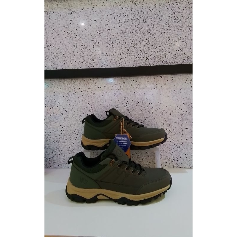 Weinbrenner sepatu gunung outdoor pria original bata