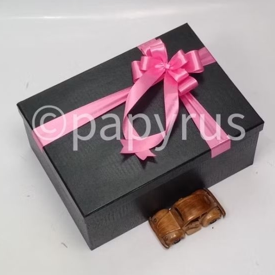 

PAPYRUS 25x35 Tinggi 15cm Kotak Kado Gift Box V1