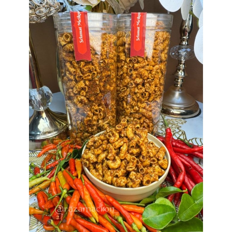 

MAKARONI CRIPSY EXTRA PEDAS DAUN JERUK ( Kemasan toples )