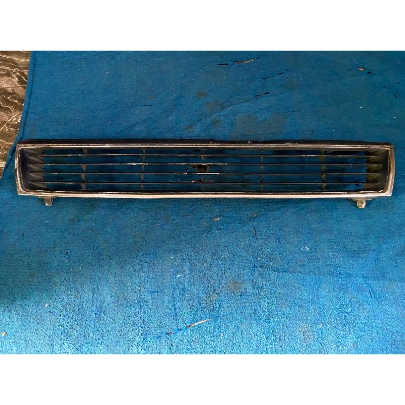 Grill gril depan lambang depan Toyota corona twincam tahun 1988 1989