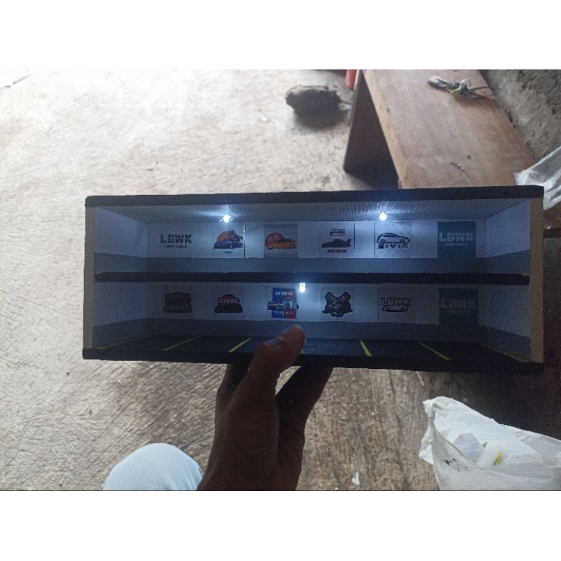 diorama basement berlampu parkiran lurus