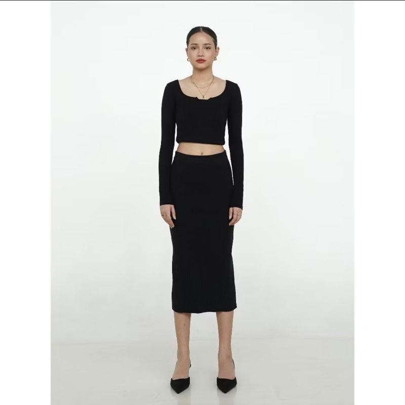(preloved) kaiahati sofia ribbed midi skirt black