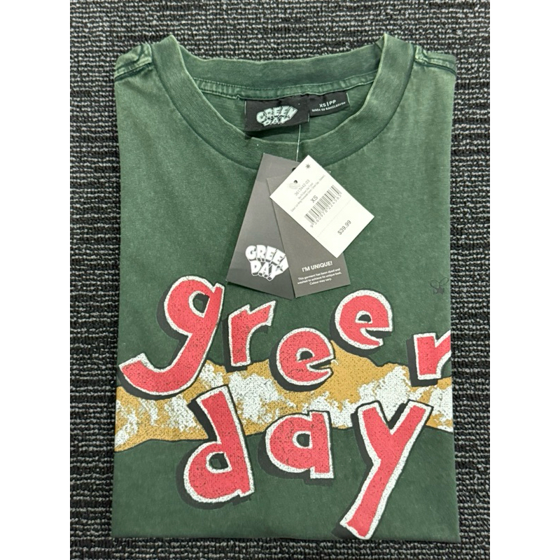 Kaos Vintage Band Cotton On x Green Day Tour 2025 (BNWT) Lcn Box Fit Tee Unisex Tag Lengkap Original