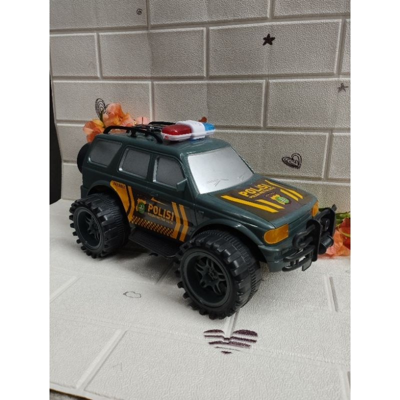 MAINAN MOBIL POLISI JUMBO