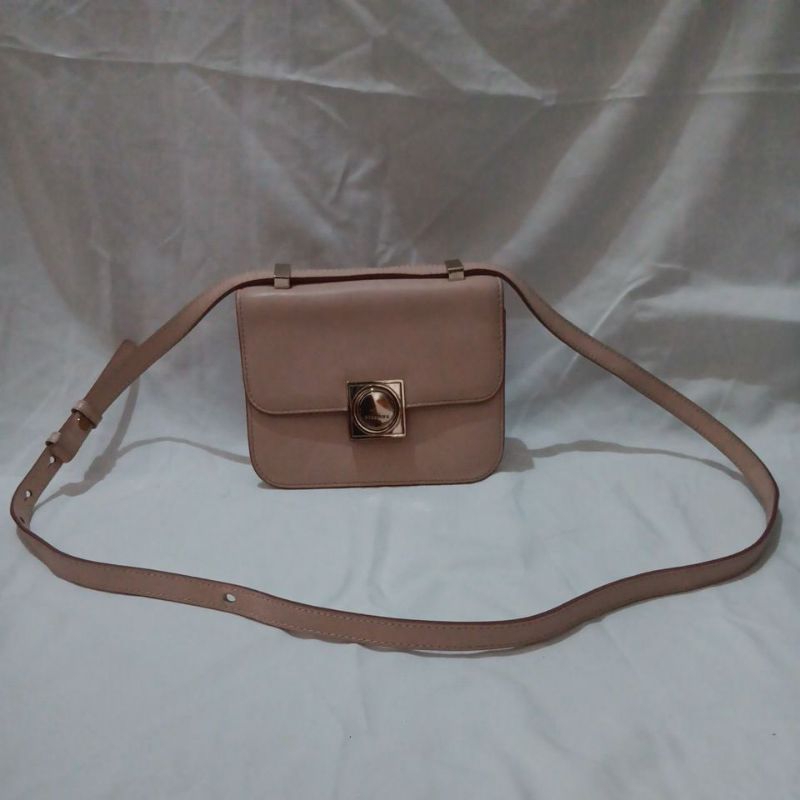 Dissona Pink Sling Bag