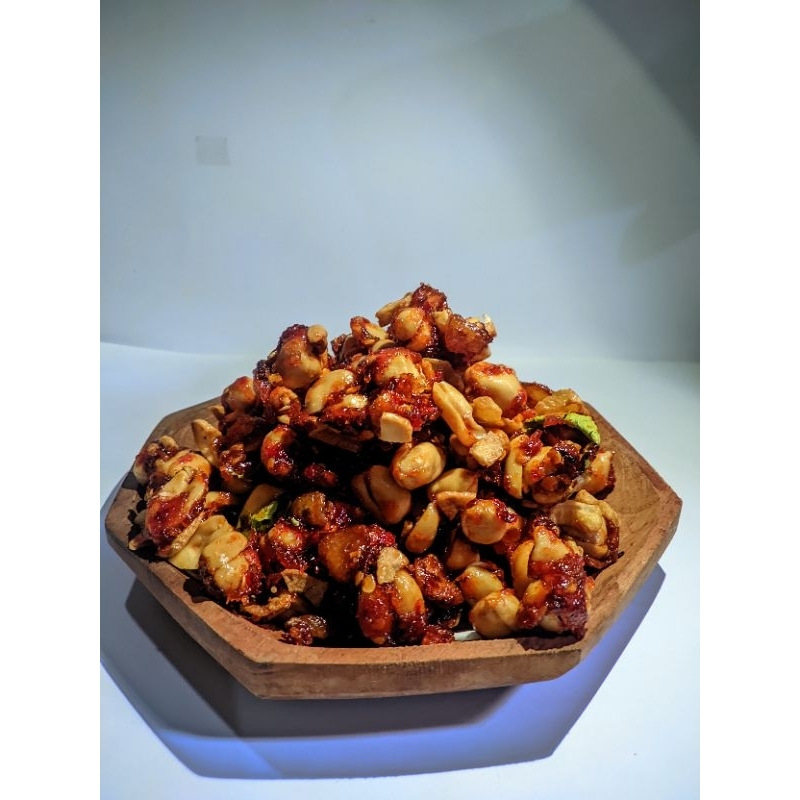 

Kacang Bawang Pedas Manis Daun jeruk 500gr – Camilan Kriuk Bu Yani