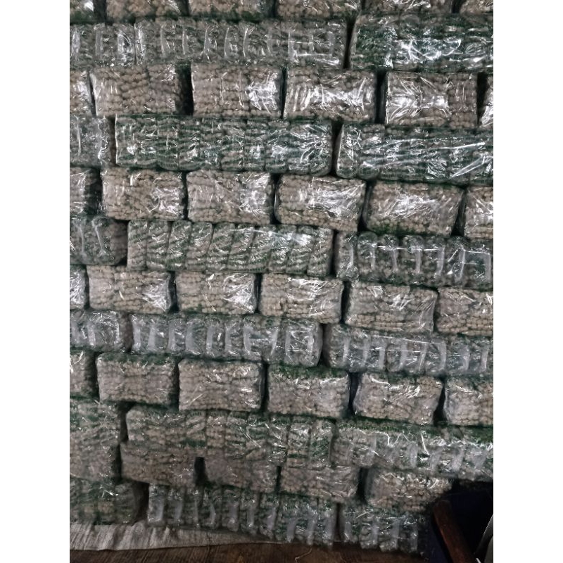 

pilus kencur kemasan ekonomis 1bal isi 10 pak (1pak isi 20pics)