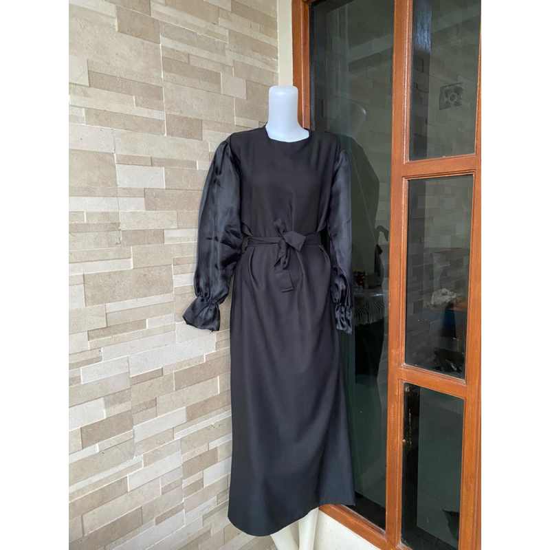 Dress Hitam Lengan Balon