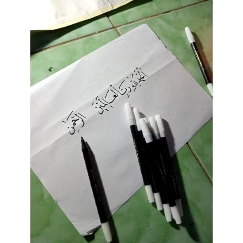 

Spidol kaligrafi 1 pcs beli 10 gratis warna merah