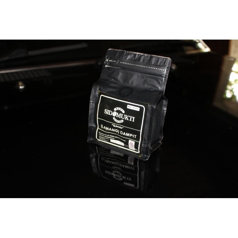 

Kopi Lanang Robusta Dampit murni @ 250gr: 1kg (x4), 2kg (x8), 3kg (x12), 4kg (x16), 5kg (x20)