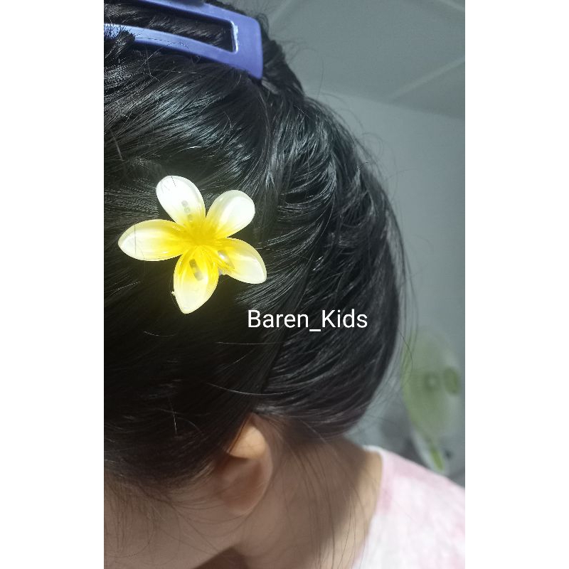 ( 4 CM ) Kep Rambut Bunga Kamboja Kecil 1 Pcs Jepitan Rambut Mini Poni Bunga Kamboja Bali