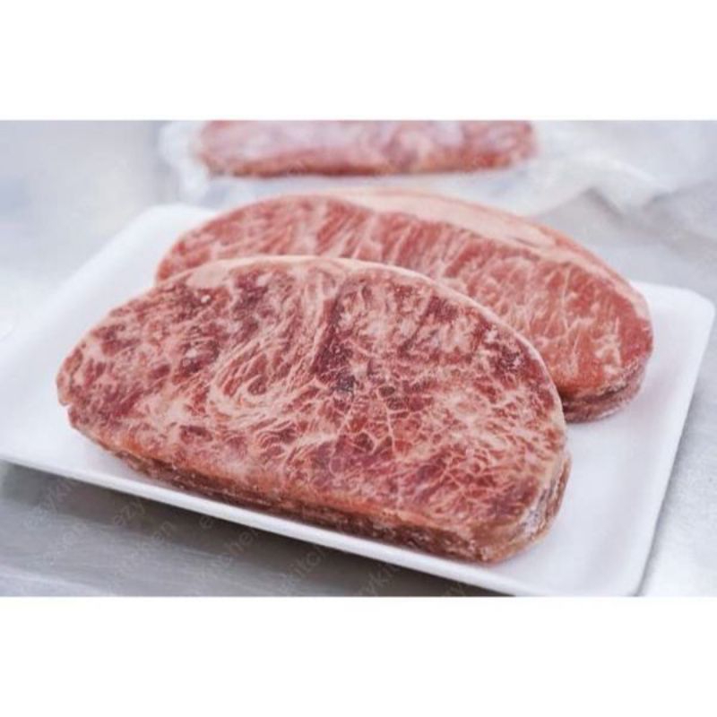 

SIRLOIN WAGYU MELTIQUE - PREMIUM DAGING SAPI HALAL MELTIQUE BEEF STEAK HAS DALAM FRESH FROZEN READY TO COOK 200GR