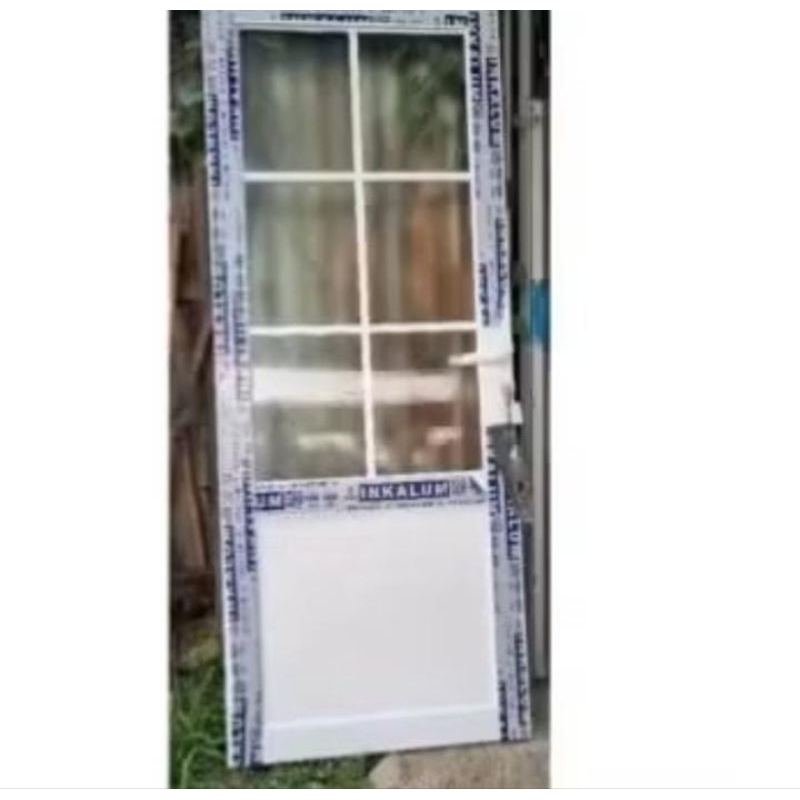 kusen pintu kamar mandi