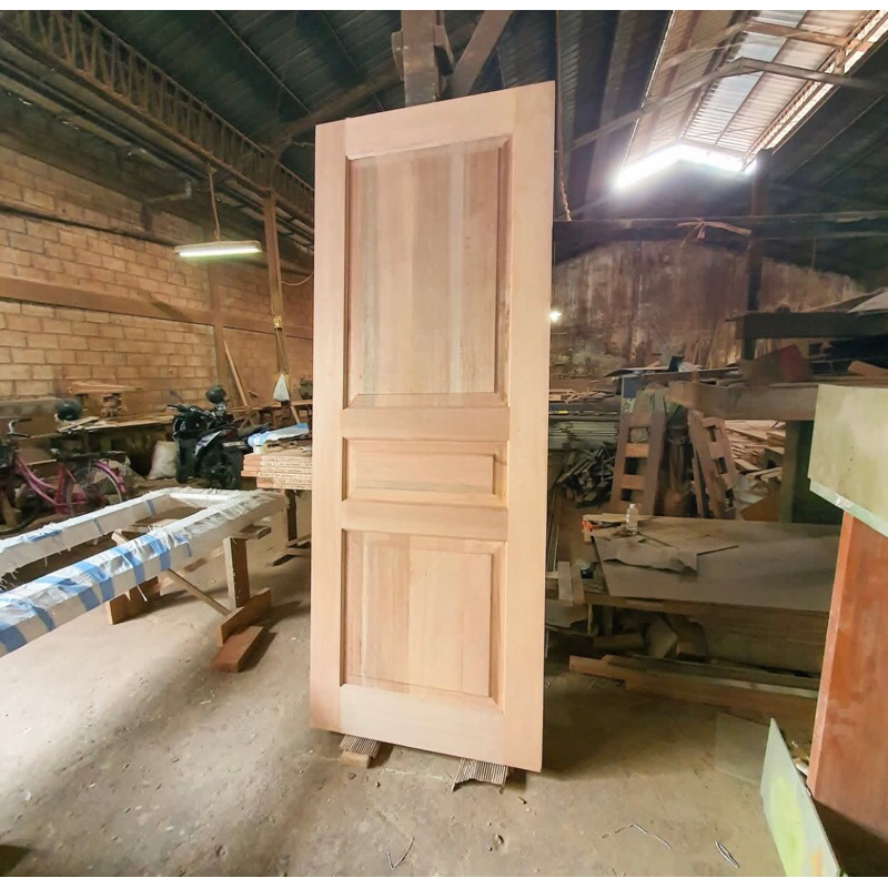 Daun pintu kayu mahoni