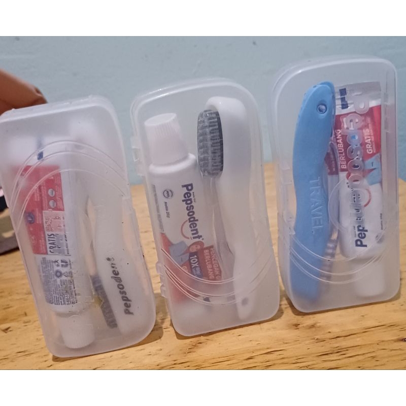 Pepsodent Sikat Gigi Lipat Travel [lepas kemasan]