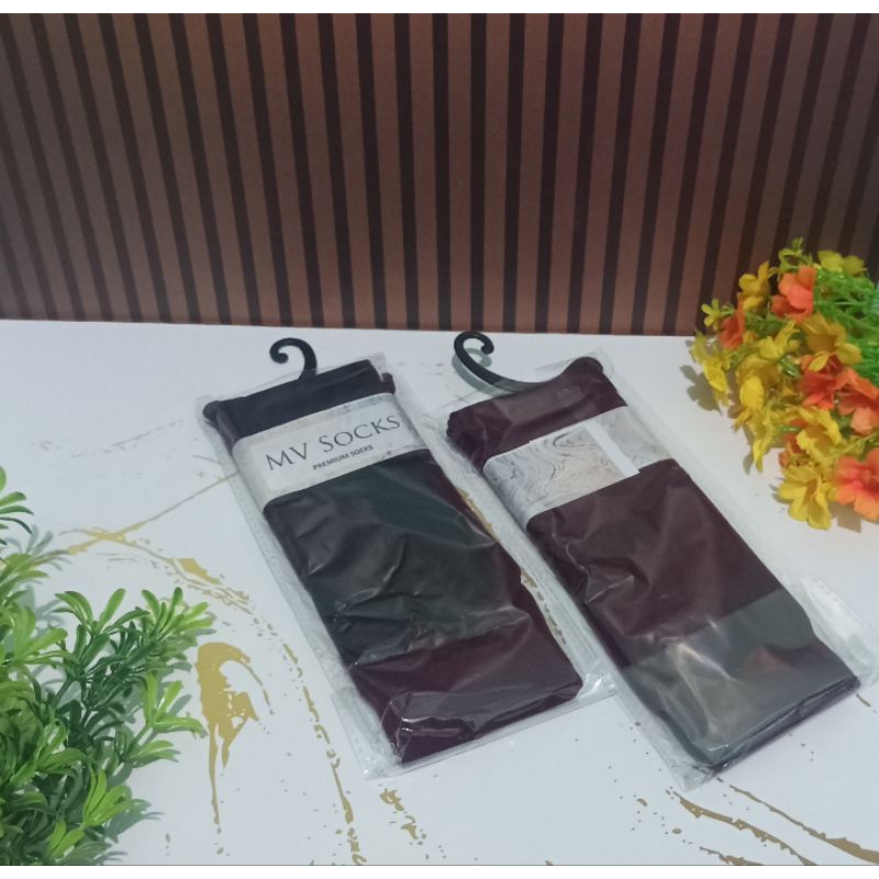 Kaos kaki jempol / kaos kaki muslimah telapak hitam ukuran L sebetis warna marun / merah tua