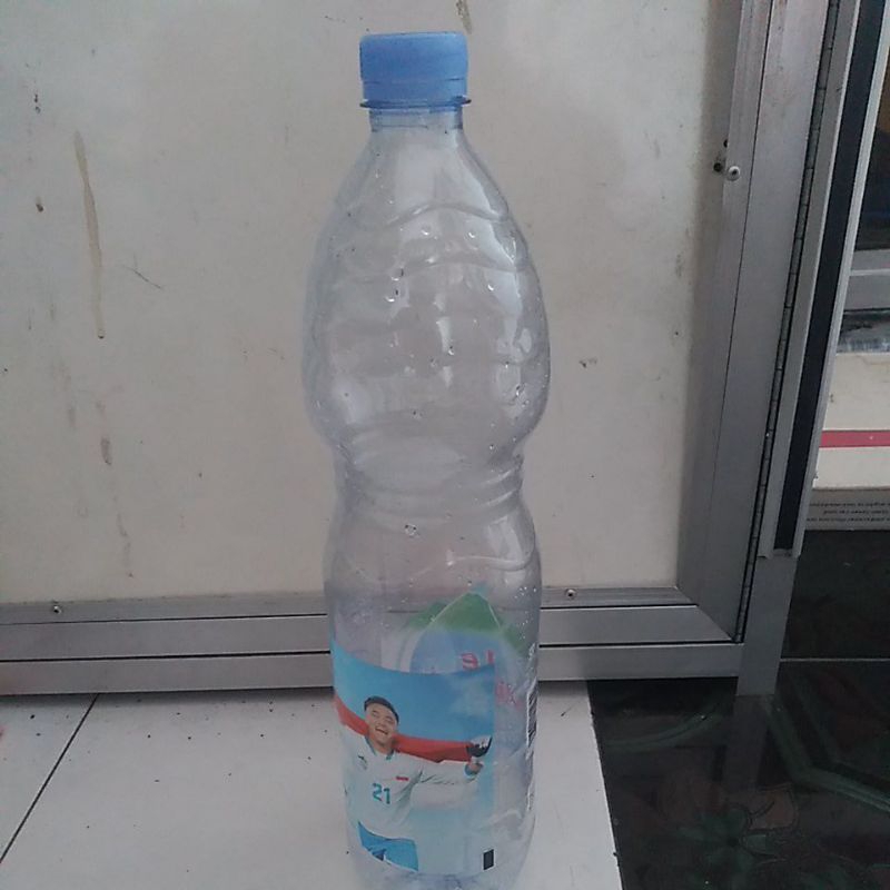 

botol le mineral bekas 1,5L