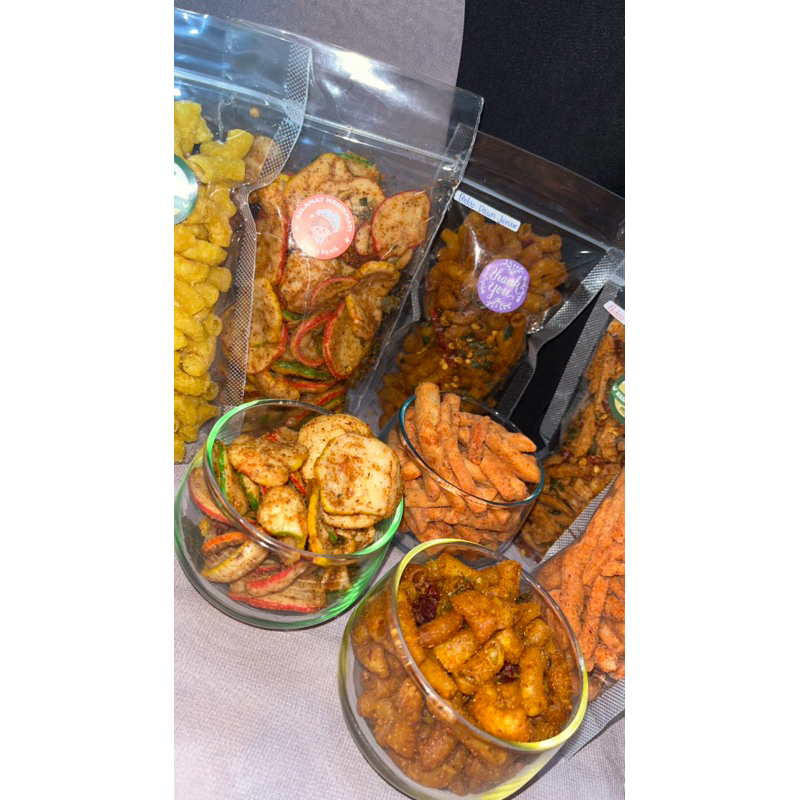 

kerupuk seblak pedas daun jeruk