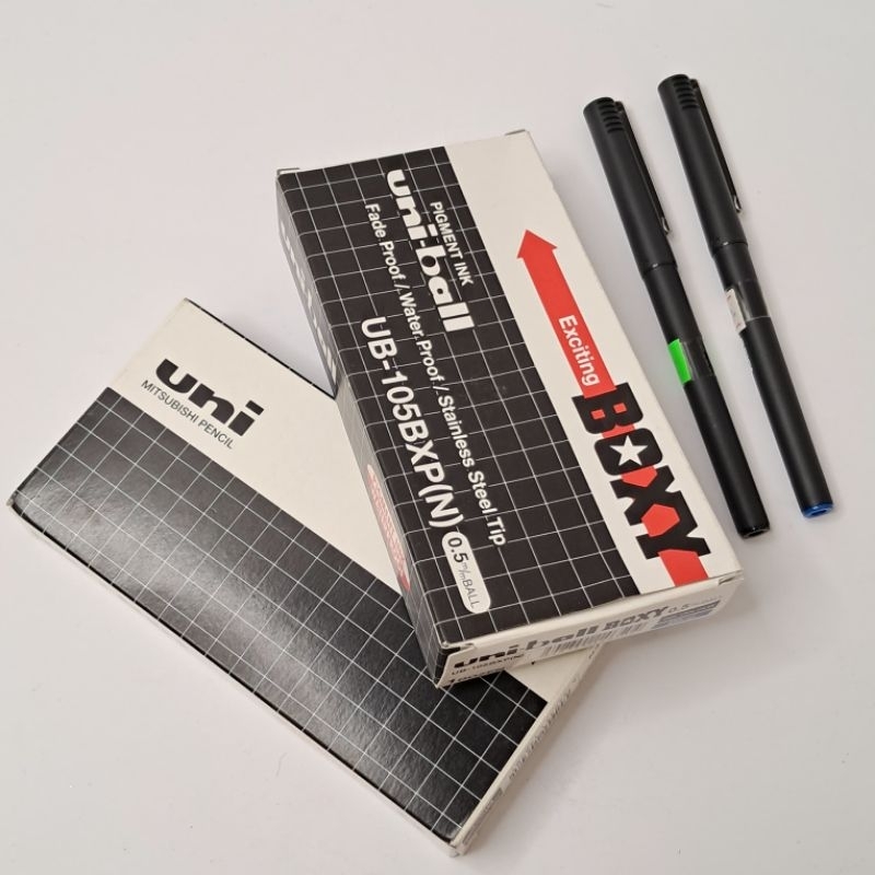 

Pulpen uni ball boxy 0.5mm hitam/biru satuan