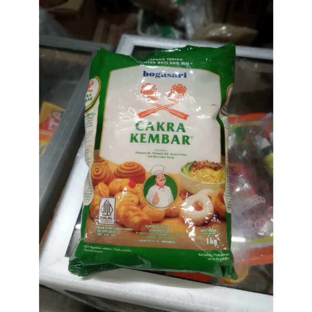 

Bogasari Tepung Terigu Cakra Kembar berat/isi 1kg