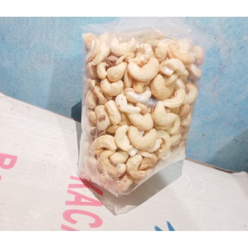 

Kacang Mede Utuh 500g