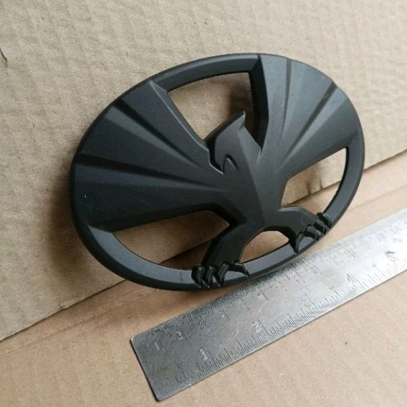 logo burung garuda15cm hitam,ogo depan Toyota calya