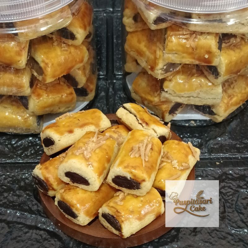 

Kue Kering Spesial Premium Harga Terjangkau Kastengel choco Beli 1 Toples 600ml Gratis 1 pouch Kue kering Semprit