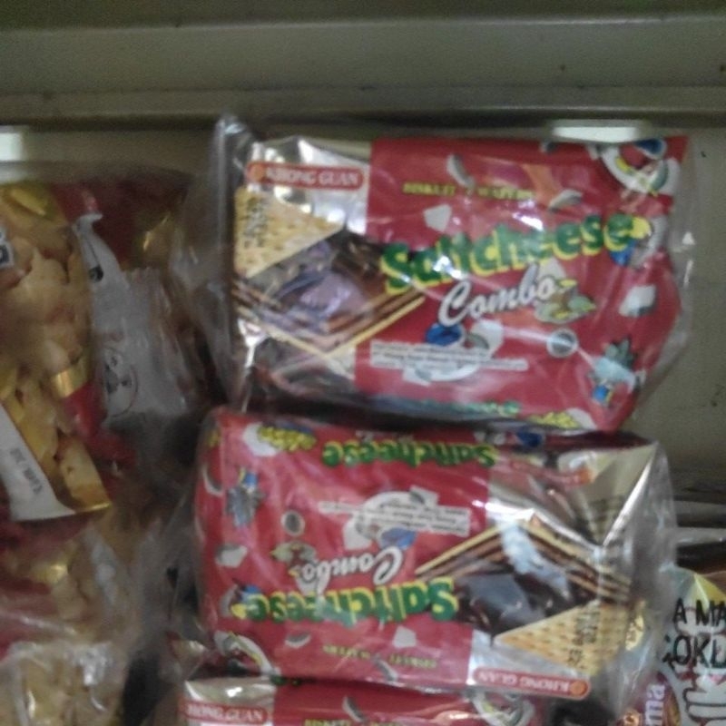 

SALTCHEESE KHONG GUAN ( 1 PAK ) ISI 10 PCS ECERAN 1.000