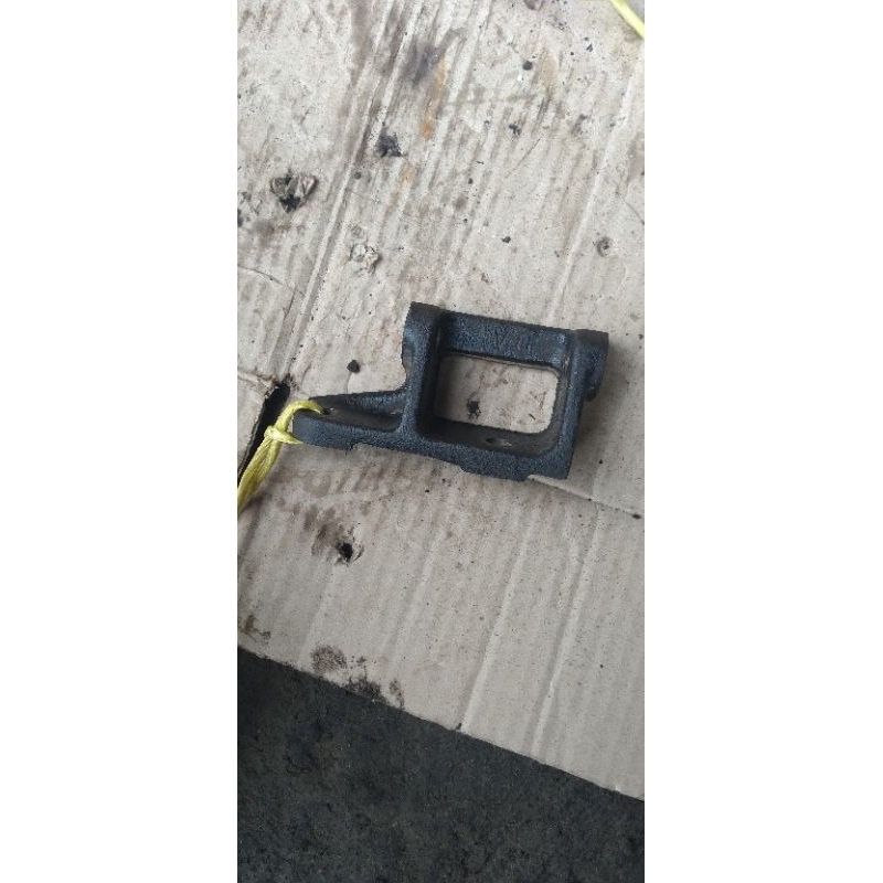 brecket dinamo amper altenator mobil toyota kijang KF 60