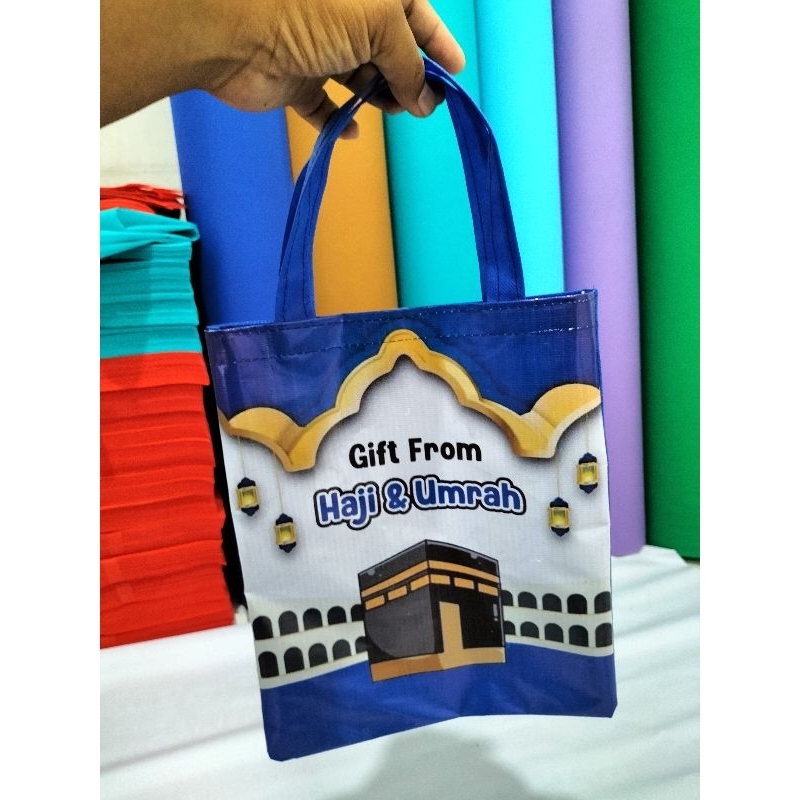 

Tas souvenir Haji dan Umrah / Souvenir Umroh / Goodie bag oleh oleh Haji Umrah